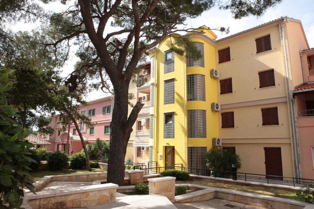 וולי לוסיניי Apartments Punta מראה חיצוני תמונה